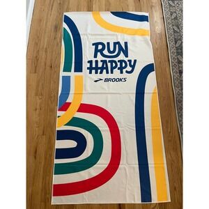 Brooks Run Happy Microfiber Beach Towel Multi Color Graphic Quick Dry 30x60